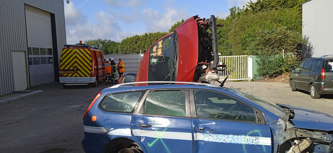 Aperçu des activités de la casse automobile FORNES située à QUIMPER (29000)